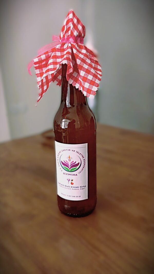 Doğal  Safranlı Ballı Elma Sirkesi - Natural Saffron Honey Apple Vinegar (620 g)